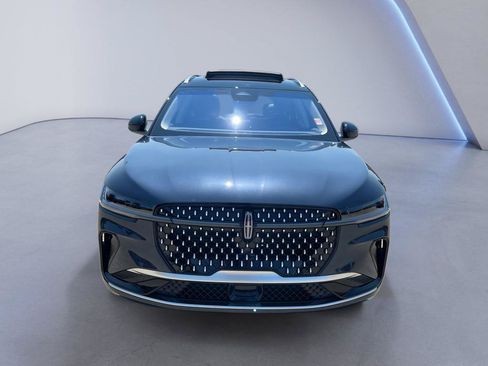 Used 2024 Lincoln Nautilus Reserve w/ Equipment Group 202A AWD/4WD image 2
