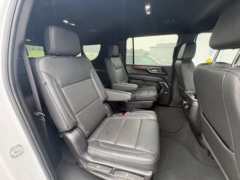 Used 2025 GMC Yukon XL Denali AWD/4WD image 29