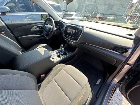 Used 2019 Chevrolet Traverse LT FWD image 33