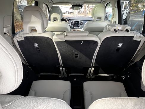 Used 2021 Volvo XC90 T6 Momentum image 51