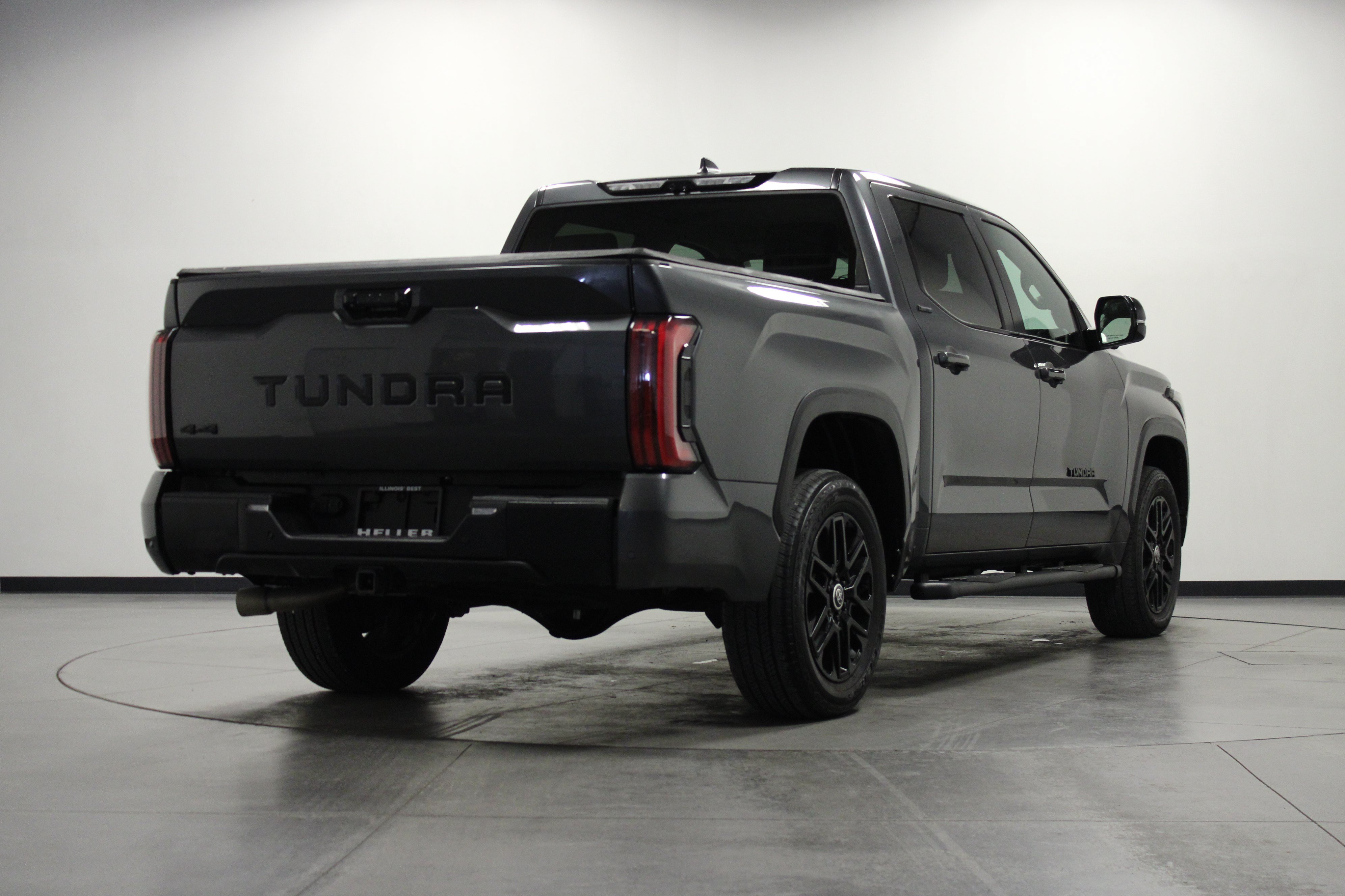 Used 2024 Toyota Tundra Limited AWD/4WD image 4