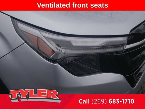 Used 2025 Subaru Forester Touring AWD/4WD image 10