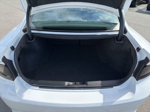 Used 2018 Dodge Charger R/T image 17