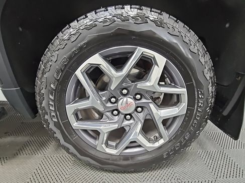 Used 2022 GMC Sierra 1500 SLT w/ SLT Premium Plus Package image 43