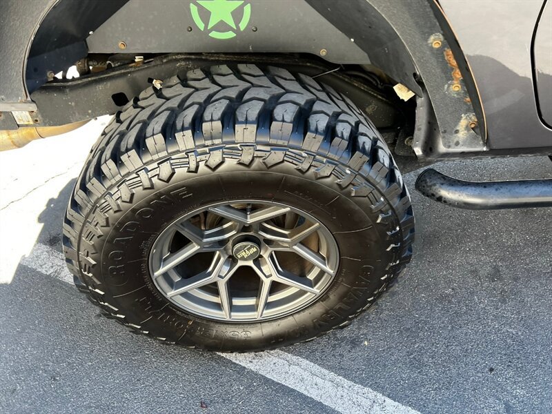 Used 2018 Jeep Wrangler Sport AWD/4WD image 15