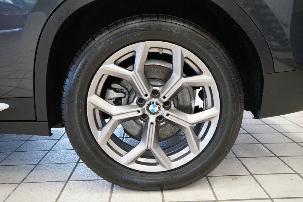 Used 2022 BMW X4 xDrive30i w/ Parking Assistance Package AWD/4WD image 57