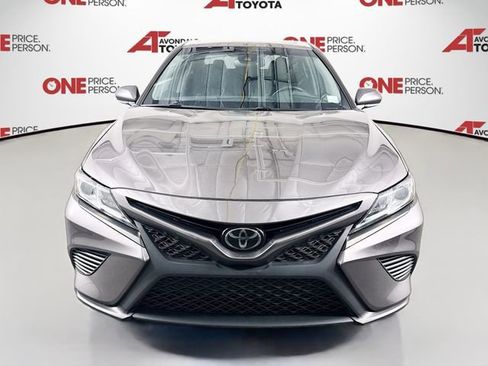 Certified 2020 Toyota Camry SE w/ Convenience Package image 2