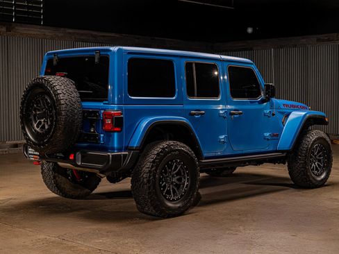 Used 2023 Jeep Wrangler Unlimited Rubicon w/ Xtreme 35 Tire Package AWD/4WD image 9