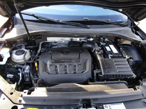 Used 2020 Volkswagen Tiguan S image 29