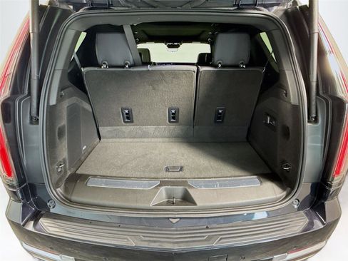 Used 2025 Cadillac Escalade Premium Luxury AWD/4WD image 6