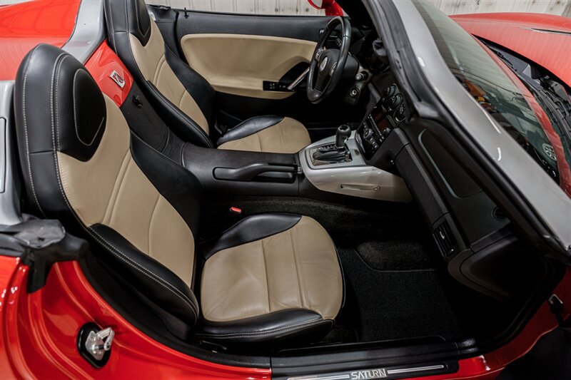 Used 2007 Saturn Sky w/ Premium Trim Pkg RWD image 23