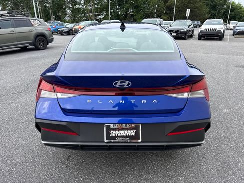 Certified 2025 Hyundai Elantra SE FWD image 6