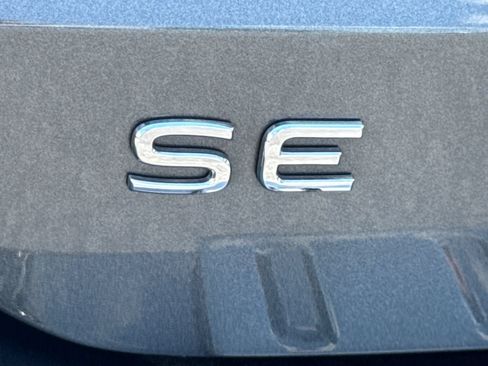 Certified 2023 Volkswagen Taos SE w/ Black Wheel Package FWD image 40