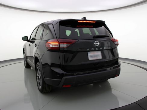 Used 2025 Nissan Rogue SV image 6