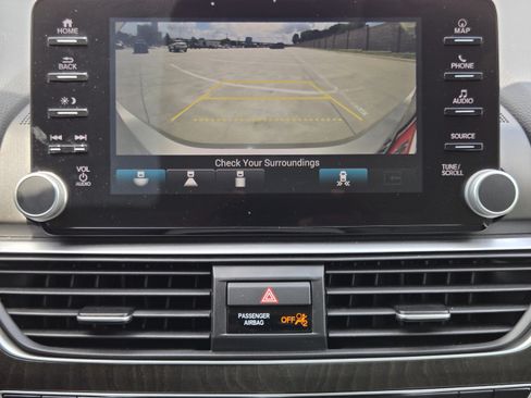 Used 2018 Honda Accord Touring image 14
