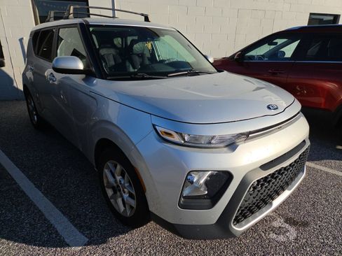 Used 2020 Kia Soul S FWD image 3