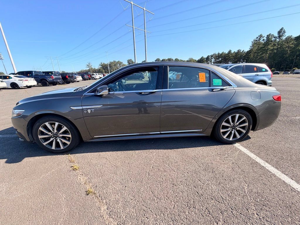Used 2018 Lincoln Continental Premiere AWD/4WD image 5