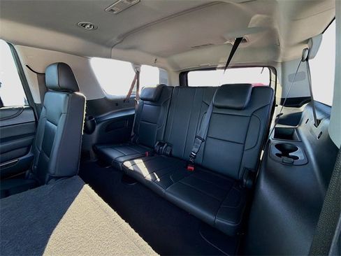 Used 2019 Chevrolet Suburban LT image 24