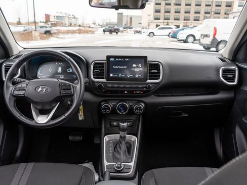 Certified 2023 Hyundai Venue SEL image 15