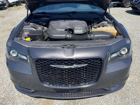 Used 2018 Chrysler 300 S RWD image 24