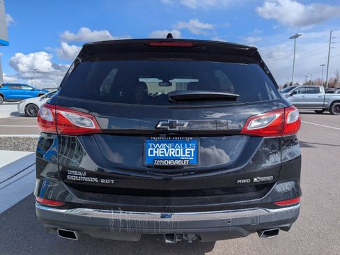 Used 2018 Chevrolet Equinox Premier w/ Infotainment II Package AWD/4WD image 33
