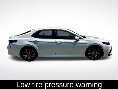 Used 2023 Toyota Camry SE image 7