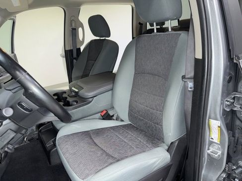 Used 2020 RAM 1500 Classic SLT w/ Luxury Group image 14