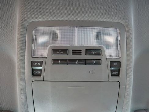 Used 2019 Toyota Highlander SE image 33