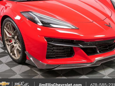Used 2024 Chevrolet Corvette Z06 w/ Z07 Performance Package RWD image 33