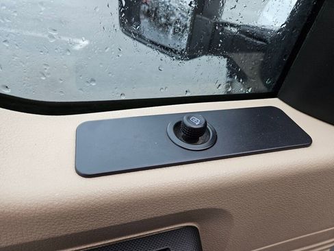 Used 2008 Ford F550 2WD Crew Cab Super Duty image 19