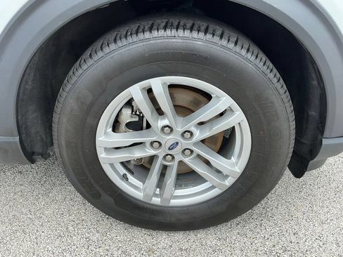 Used 2023 Ford Explorer XLT w/ Equipment Group 202A RWD image 15