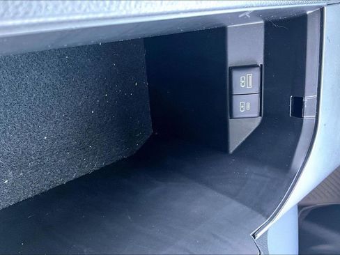 Used 2023 Toyota Camry SE image 16