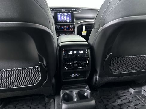 Used 2025 Jeep Grand Cherokee L Laredo RWD image 22
