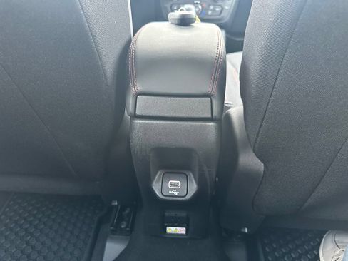 Used 2022 Jeep Renegade Trailhawk AWD/4WD image 32