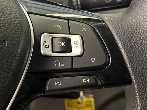 Used 2018 Volkswagen Tiguan S FWD image 21