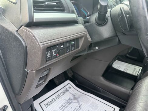 Used 2018 Honda Odyssey Touring image 42
