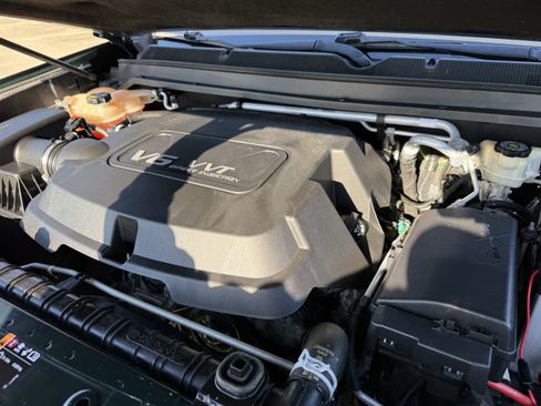 Used 2015 Chevrolet Colorado LT w/ Luxury Package image 32