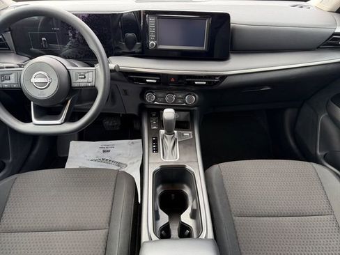 Used 2025 Nissan Kicks S image 11