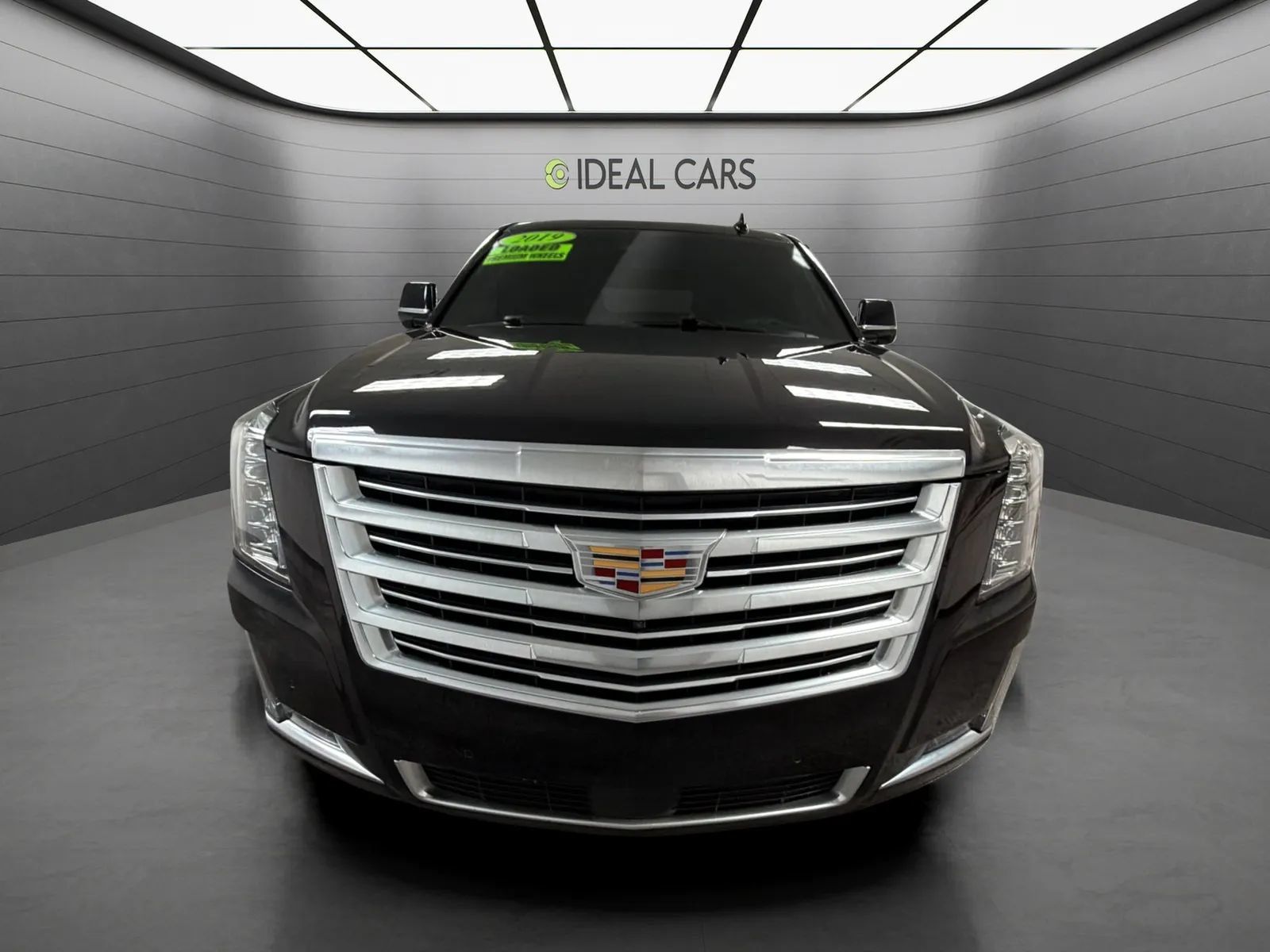 Used 2019 Cadillac Escalade Platinum RWD image 2