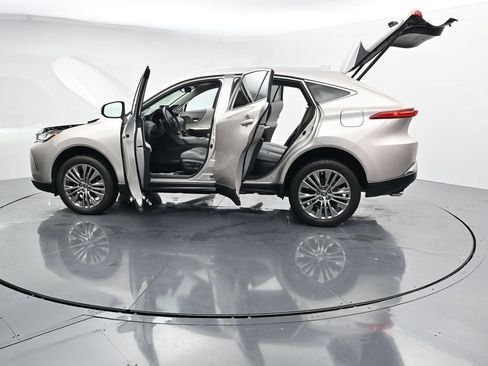 Used 2024 Toyota Venza Limited AWD/4WD image 46