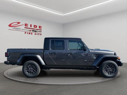 New 2026 Jeep Gladiator Sport AWD/4WD image 6