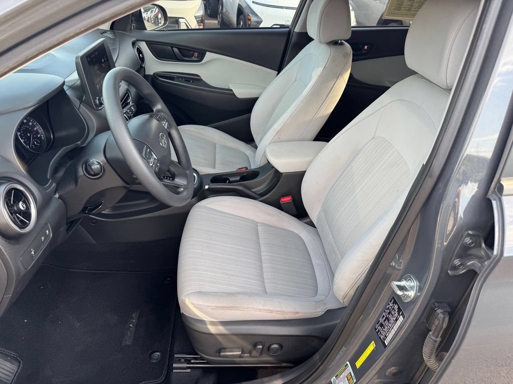 Used 2023 Hyundai Kona SEL FWD image 5