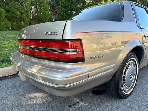Used 1996 Buick Century Sedan FWD image 35