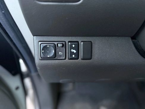 Used 2010 Nissan Pathfinder SE w/ SE Premium Journey Pkg image 19