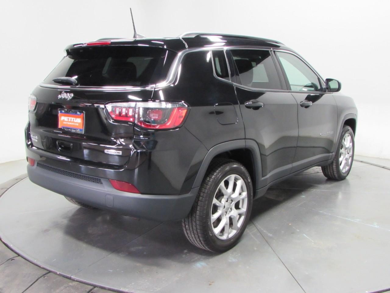 Used 2022 Jeep Compass Latitude AWD/4WD image 7
