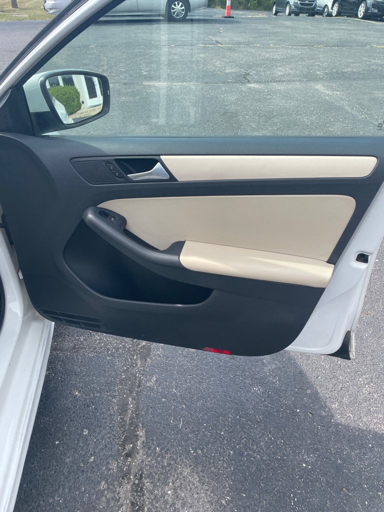 Used 2012 Volkswagen Jetta SE FWD image 21