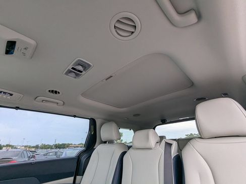 New 2026 Kia Carnival SX FWD image 22