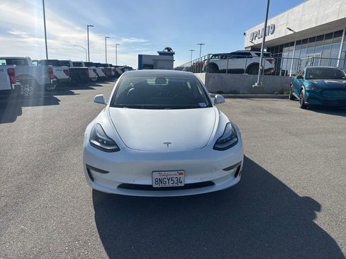 Used 2020 Tesla Model 3 image 2
