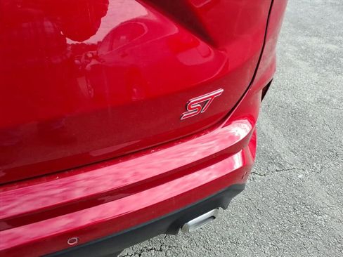 Used 2020 Ford Edge ST w/ Cold Weather Package image 5