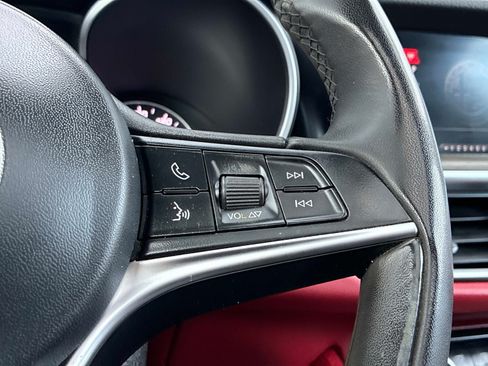 Used 2018 Alfa Romeo Stelvio Ti AWD/4WD image 29